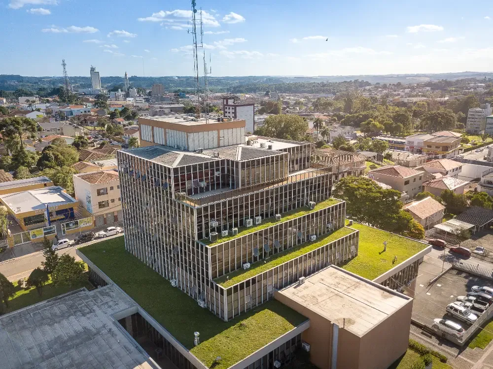 Vista aérea da sede da Prefeitura de Araucária, Paraná