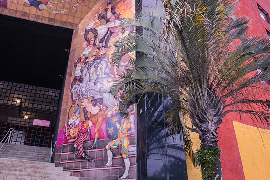 Detalhe de mural em mosaico em Joinville